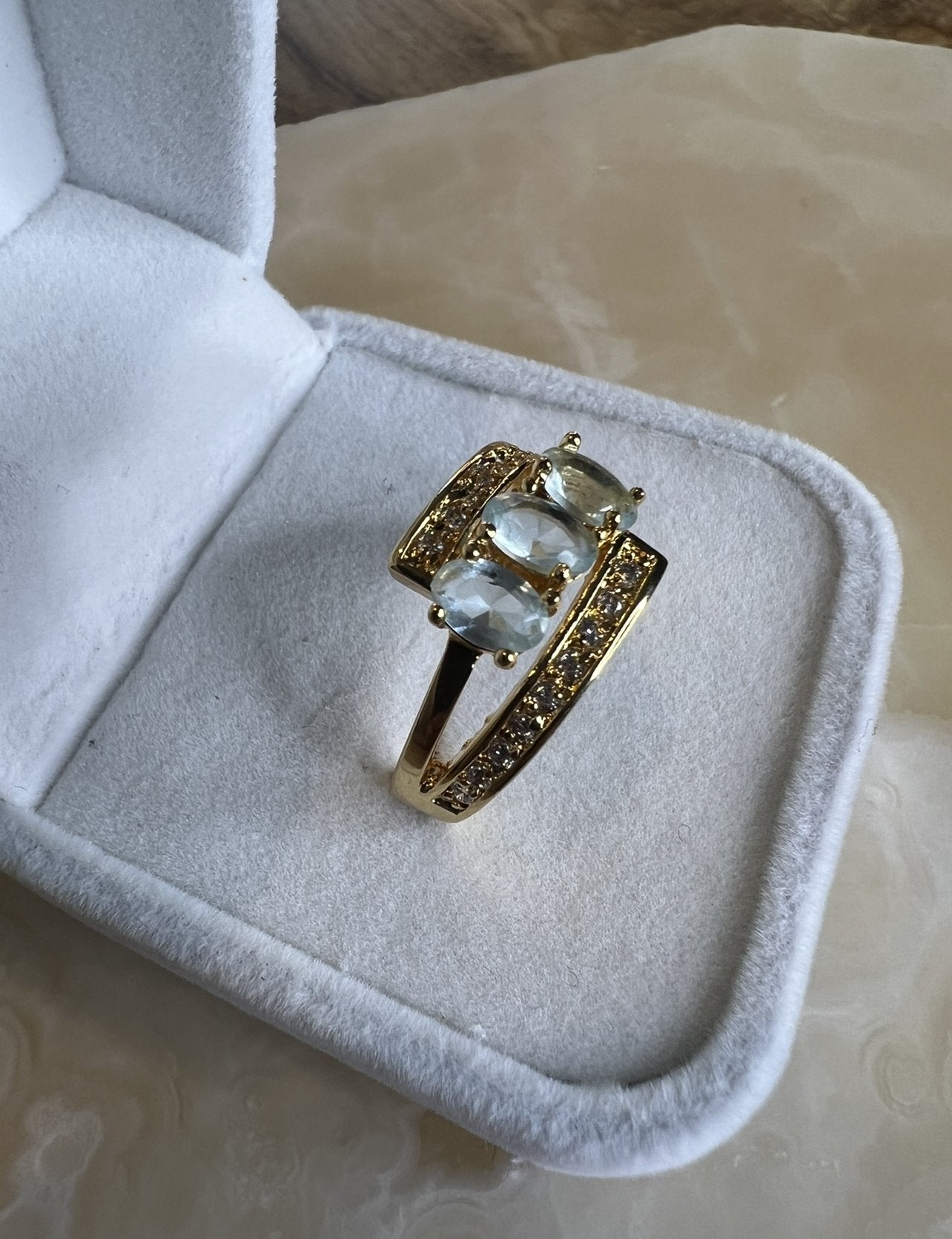 Vintage Jewellery 18K Gold Ring Aquamarine Antique Deco Jewellery Size 9 or R 1/2